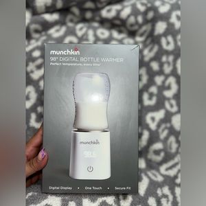 munchkin
98° DIGITAL BOTTLE WARMER
Perfect temperature, every time